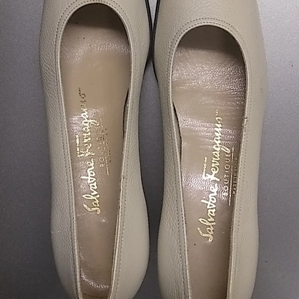 Shoe - Picture 2 of 2